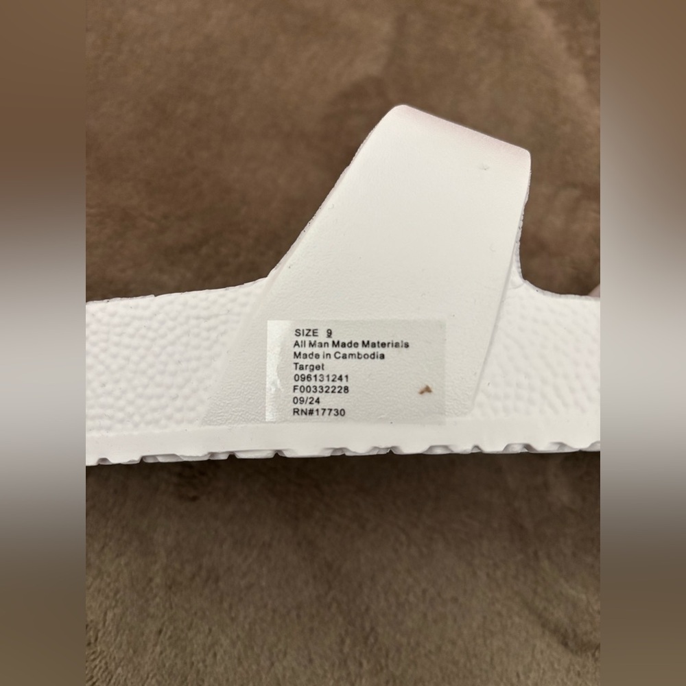 NWT Shade & Shore White Slide Sandals Size 9 - Picture 3 of 3